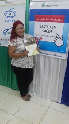 Egressa Manoela de Araújo Nascimento, aprovada no curso de pós graduação lato sensu em Gestão em Saúde do IFAM.
