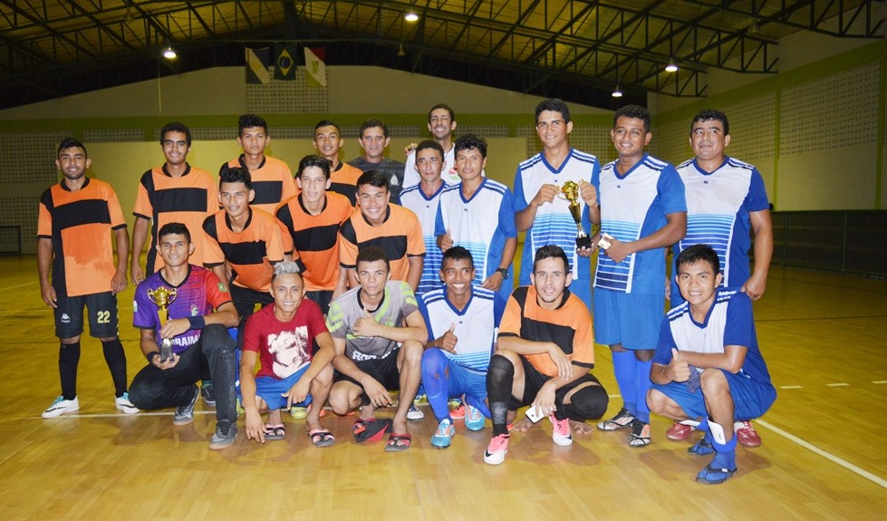 Alunos de Agropecuária levam bicampeonato Interclasse de Futsal