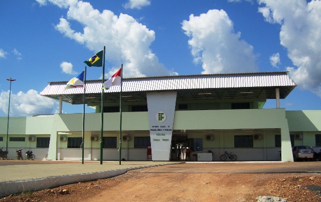 Reitor do IF Sul de Minas visita instalações do Campus Amajari